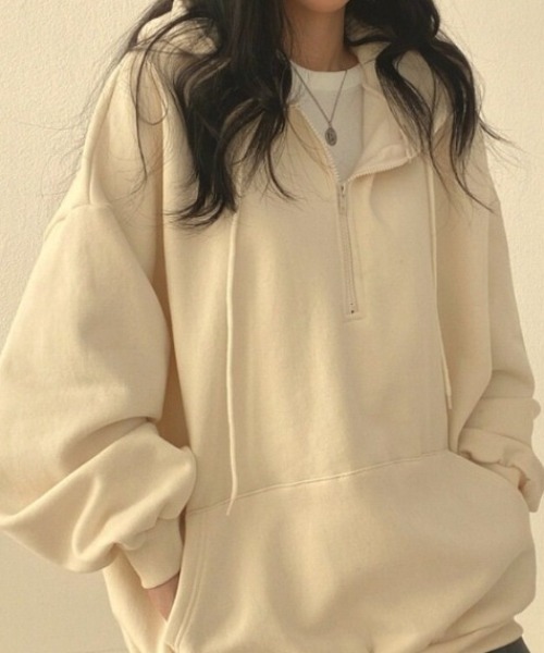cammie(キャミー)の「カンガルーポケットハーフジップフーディー(パーカー・レディース・アイボリー/モカ/グレー・M/L)」の6枚目の写真