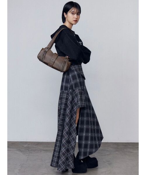 EMODA(エモダ)の「アシンメトリードッキングスカート(スカート・レディース・ブラック/ネイビー/カーキ・SMALL/MEDIUM)」の16枚目の写真