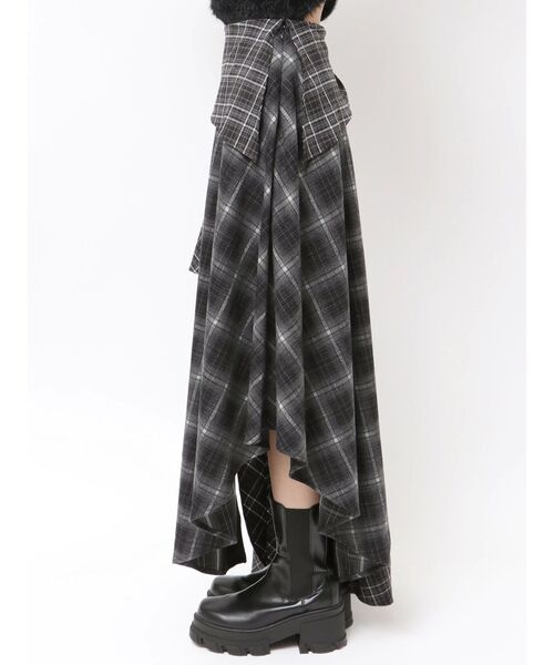 EMODA(エモダ)の「アシンメトリードッキングスカート(スカート・レディース・ブラック/ネイビー/カーキ・SMALL/MEDIUM)」の21枚目の写真