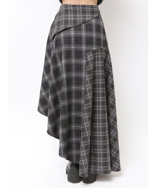 EMODA(エモダ)の「アシンメトリードッキングスカート(スカート・レディース・ブラック/ネイビー/カーキ・SMALL/MEDIUM)」の14枚目の写真