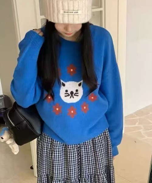 Achic(アシック)の「カワイイ猫柄セーター(ニット/セーター・レディース・ブルー/ホワイト・M)」の4枚目の写真