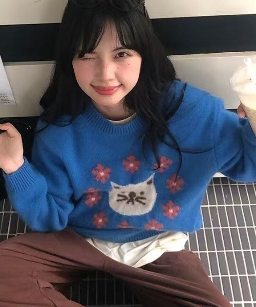 Achic(アシック)の「カワイイ猫柄セーター(ニット/セーター・レディース・ブルー/ホワイト・M)」の5枚目の写真