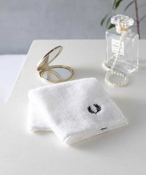 FRED PERRY（フレッドペリー）の「【FRED PERRY】TOWEL HANDKERCHIEF F20008（ハンカチ/ハンドタオル・レディース・イエロー/グリーン/ホワイト/ブルー/ブラック・FREE）」の6枚目の写真