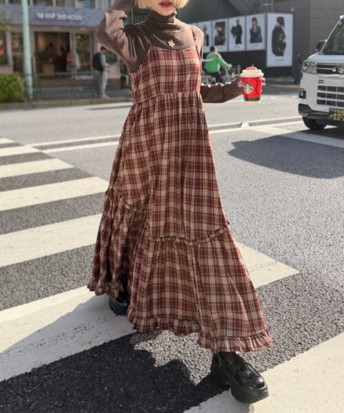 w closet（ダブルクローゼット）の「アソートティアードキャミワンピース（ワンピース・レディース・ブラック/アイボリー/レッド/ネイビー/ブラウン/レッド系その他/ブルー/カーキ/ブラウン系その他・FREE）」の9枚目の写真