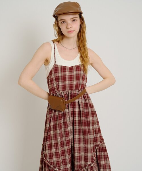 w closet（ダブルクローゼット）の「【定番アイテム】アソートティアードキャミワンピース（ワンピース・レディース・ブラック/アイボリー/レッド/ネイビー/ブラウン/レッド系その他/ブルー/カーキ/ブラウン系その他/オフホワイト/ブラック系その他/ブラック系その他2・FREE）」の14枚目の写真