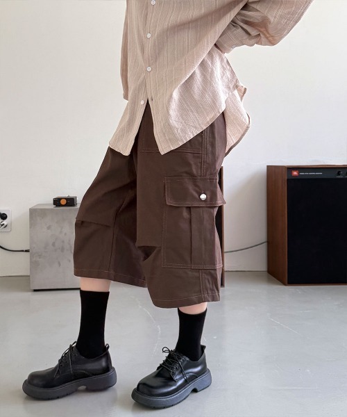 4INT.（フォイント）の「スティッチ ウォッシング カーゴ バミューダ パンツ / サイドボタンでウエスト調節可能（その他パンツ・レディース・ベージュ/チャコール/ブラウン・S/M/L）」の4枚目の写真
