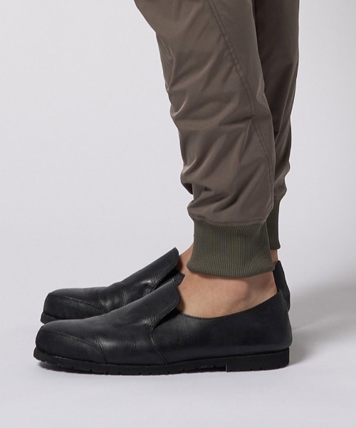 wjk（ダヴルジェイケイ）の「mko13194- combination slip-on shoes スリッポンシューズ(8994 bt51h)（スリッポン・メンズ・ブラック・41/42/43）」の9枚目の写真