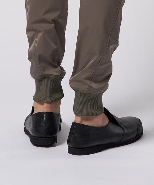 wjk（ダヴルジェイケイ）の「mko13194- combination slip-on shoes スリッポンシューズ(8994 bt51h)（スリッポン・メンズ・ブラック・41/42/43）」の2枚目の写真