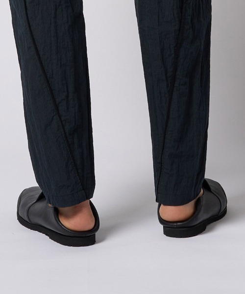 wjk（ダヴルジェイケイ）の「mko13194- combination slip-on shoes スリッポンシューズ(8994 bt51h)（スリッポン・メンズ・ブラック・41/42/43）」の4枚目の写真