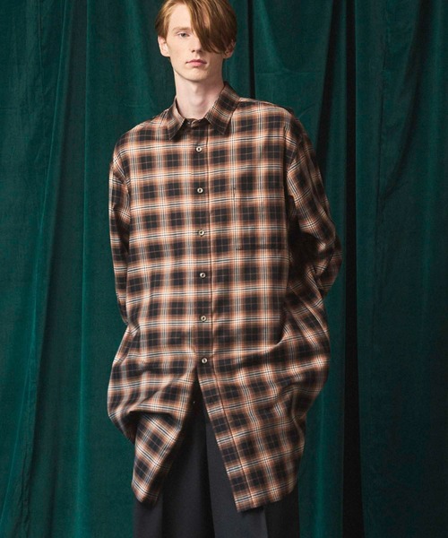 MAISON SPECIAL(メゾンスペシャル)の「《UNISEX》【Italian Dead Stock Fabric】Prime-Over Maxi Shirts Coat/プライムオーバーマキシシャツコート【MAISON SPECIAL/メゾンスペシャル】(シャツ/ブラウス・メンズ・サックスブルー/ブラウン/ホワイト/イエロー/グリーン/チャコールグレー/グレー・2/1)」の4枚目の写真