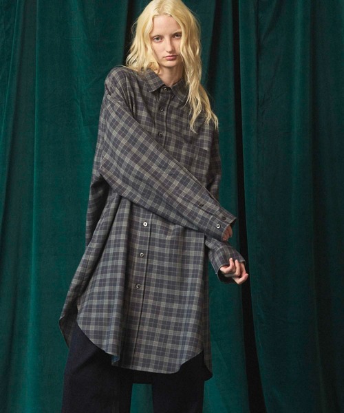 MAISON SPECIAL(メゾンスペシャル)の「《UNISEX》【Italian Dead Stock Fabric】Prime-Over Maxi Shirts Coat/プライムオーバーマキシシャツコート【MAISON SPECIAL/メゾンスペシャル】(シャツ/ブラウス・メンズ・サックスブルー/ブラウン/ホワイト/イエロー/グリーン/チャコールグレー/グレー・2/1)」の3枚目の写真