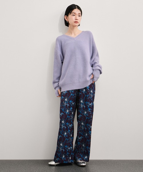 le cercle ADAM ET ROPE'(ルセルクルアダムエロペ)の「片畔Vネックプルオーバー(ニット/セーター・レディース・グレー/ラベンダー/グレー系その他/ピンク系その他・FREE)」の14枚目の写真
