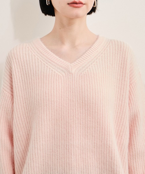 le cercle ADAM ET ROPE'(ルセルクルアダムエロペ)の「片畔Vネックプルオーバー(ニット/セーター・レディース・グレー/ラベンダー/グレー系その他/ピンク系その他・FREE)」の8枚目の写真