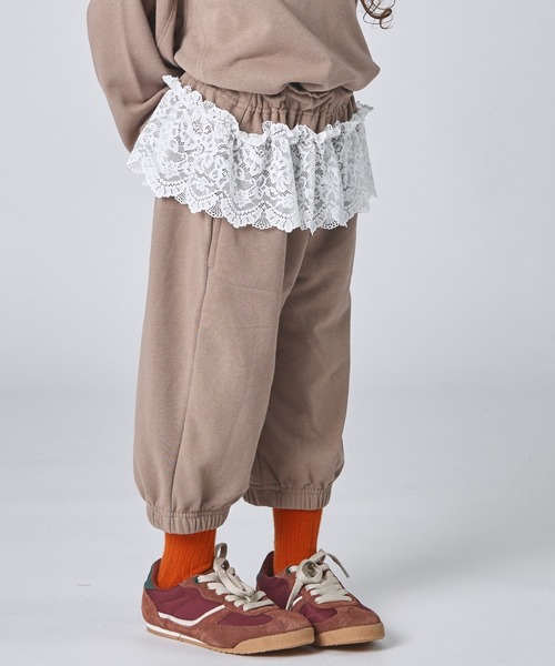 pairmanon(ペアマノン)の「【サラッとスウェット】レース付き バルーン 裏毛スウェットパンツ(スウェットパンツ・キッズ・ブラック/ピンク系その他/モカ・100/110/120/130/140/150/90)」の2枚目の写真