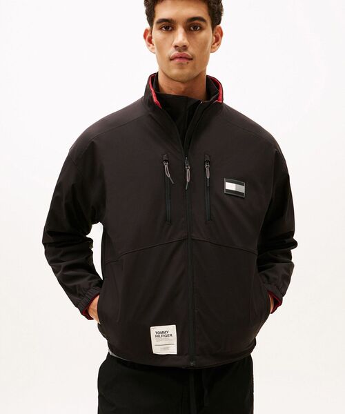 TOMMY HILFIGER(トミーヒルフィガー)の「MODERN ATHLETICミックスメディアリバーシブルトラックジャケット(ブルゾン・メンズ・ブラック・X-LARGE/SMALL/MEDIUM/LARGE)」の5枚目の写真