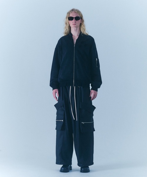 FR(13)NDS(フレンズ)の「FR(13)NDS /フレンズ/SWEAT Bone Bomber Jacket(MA-1・メンズ・ブラック・L/M)」の2枚目の写真
