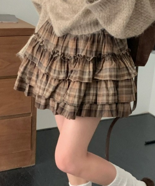 Sibra（シブラ）の「【新作・全8色展開】チェックティアードミニスカート（スカート・レディース・ネイビー/ワイン/チャコールグレー/ブラウン/レッド/ベージュ/ブラック/ブラウン×イエロー・M）」の5枚目の写真