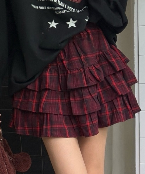Sibra（シブラ）の「【新作・全8色展開】チェックティアードミニスカート（スカート・レディース・ネイビー/ワイン/チャコールグレー/ブラウン/レッド/ベージュ/ブラック/ブラウン×イエロー・M）」の7枚目の写真