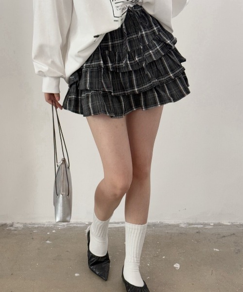 Sibra（シブラ）の「【新作・全8色展開】チェックティアードミニスカート（スカート・レディース・ネイビー/ワイン/チャコールグレー/ブラウン/レッド/ベージュ/ブラック/ブラウン×イエロー・M）」の13枚目の写真