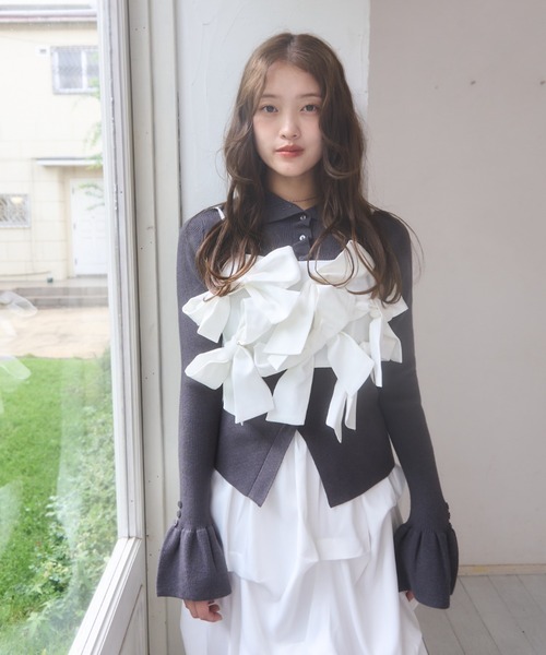 mellowneon（メロウネオン）の「リボンビスチェタックスカートセットアップ（セットアップ・レディース・チャコールグレー/アイボリー・SMALL/MEDIUM）」の5枚目の写真