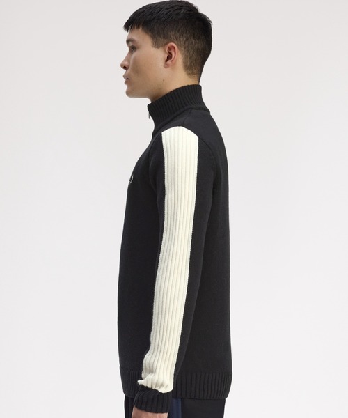 FRED PERRY(フレッドペリー)の「Ribbed Sleeve Half Zip Jumper/リブ袖ハーフジップニット(ニット/セーター・メンズ・ブラック・M/L)」の11枚目の写真