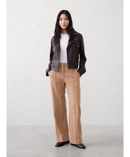 BANANA REPUBLIC FACTORY STORE(バナナリパブリック ファクトリーストア)の「BANANA REPUBLIC FACTORY STORE ワイドレッグ ウルトラハイライズ ブラッシュド ピンタックパンツ(その他パンツ・レディース・ブラック/アイボリー/ネイビー/ベージュ・2/0/8/6/4)」の8枚目の写真