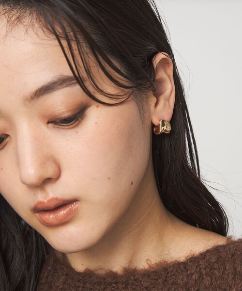 green label relaxing（グリーンレーベルリラクシング）の「【WEB限定】メルティ プレート ピアス（ピアス（両耳用）・レディース・シルバー/ゴールド・FREE）」の4枚目の写真