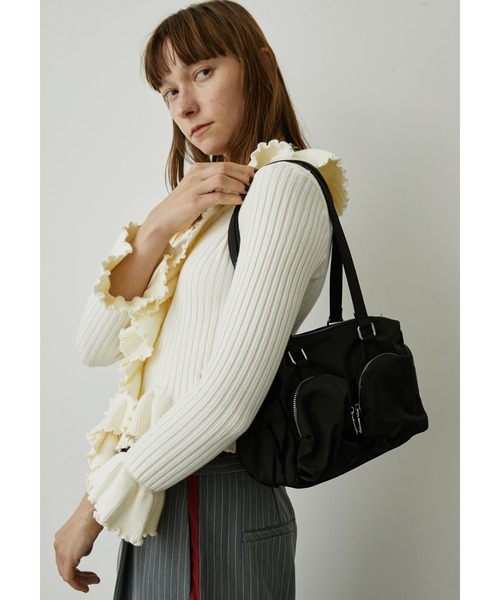uyu.(ウユ)の「ダブルポケットナイロンミニハンドバッグ(ハンドバッグ・レディース・ブラック/ブラウン/カーキ・FREE)」の6枚目の写真