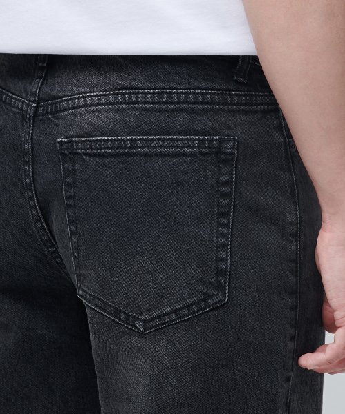MUSINSA STANDARD（ムシンサスタンダード）の「CALIKストレートデニムパンツ[ウォッシュドブラック]（デニムパンツ・メンズ・その他・27/28/29/34/32/30/31/33/26/40/38/42/36）」の7枚目の写真