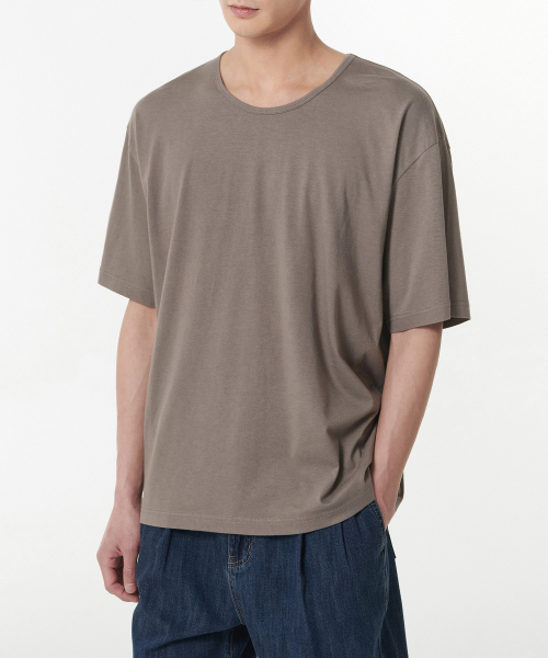 MUSINSA STANDARD（ムシンサスタンダード）の「リラックスドCRスcoopネックTシャツ[トープ]（Tシャツ/カットソー・メンズ・その他・XX-LARGE/MEDIUM/LARGE/X-LARGE）」の2枚目の写真