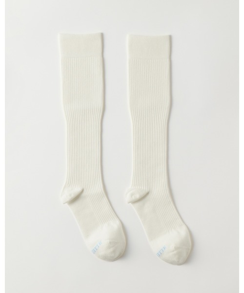 UNQUITTE(アンキュイット)の「【UNQUITTE】elitude socks white アンキュイット 着圧ソックス(ソックス/靴下・レディース・ホワイト/チャコール/ブラック・22-24cm/22-28cm)」の6枚目の写真