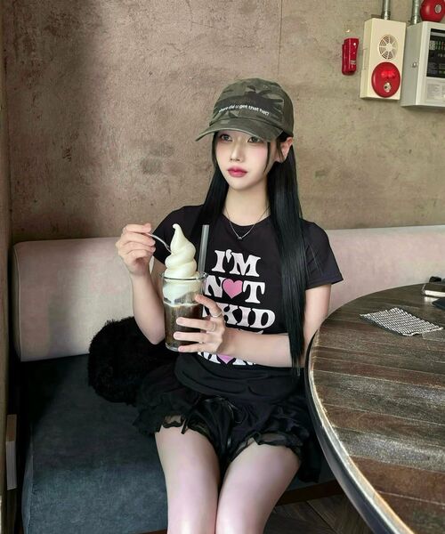 YOUHEE(ユヒ)の「NOT A KID GRAPHIC T-SHIRT BLACK(Tシャツ/カットソー・レディース・その他・FREE)」の12枚目の写真