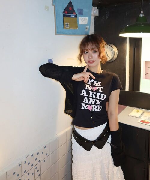 YOUHEE(ユヒ)の「NOT A KID GRAPHIC T-SHIRT BLACK(Tシャツ/カットソー・レディース・その他・FREE)」の13枚目の写真
