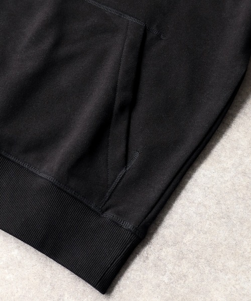 Calvin Klein Jeans(カルヴァンクラインジーンズ)の「【Calvin Klein JEANS/カルバンクライン ジーンズ】ESSENTIAL REGULAR Fleece Hoodie/ワンポイント刺繍ロゴ プルオーバーパーカー 裏起毛(パーカー・メンズ・ブラック/ホワイト・XXL/S/M/L/XL)」の8枚目の写真