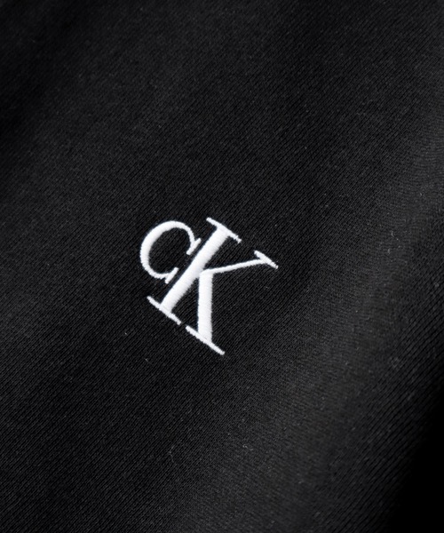 Calvin Klein Jeans(カルヴァンクラインジーンズ)の「【Calvin Klein JEANS/カルバンクライン ジーンズ】ESSENTIAL REGULAR Fleece Hoodie/ワンポイント刺繍ロゴ プルオーバーパーカー 裏起毛(パーカー・メンズ・ブラック/ホワイト・XXL/S/M/L/XL)」の10枚目の写真