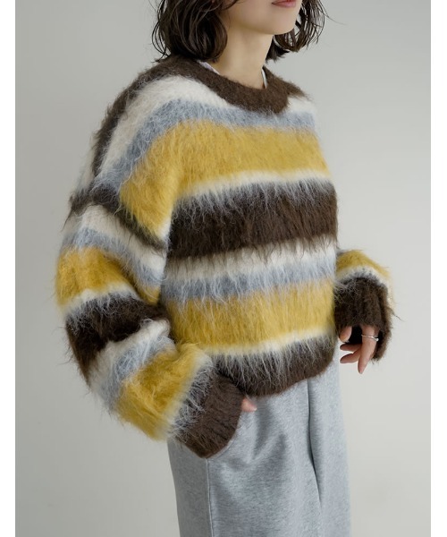 Re:EDIT（リエディ）の「[2025 WINTER COLLECTION]シャギーニットマルチボーダーショートトップス（ニット/セーター・レディース・ブラック/ブルー/イエロー・MEDIUM/LARGE）」の9枚目の写真
