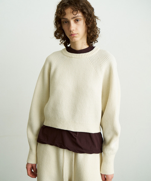 UNFIL(アンフィル)の「UNFIL アンフィル / woolen cotton & ex.fine lambs wool ribbed-knit P/O セットアップウールコットンウールリブニットプルオーバー / WVFL-UW123(ニット/セーター・レディース・オフホワイト/モカ・1)」の1枚目の写真