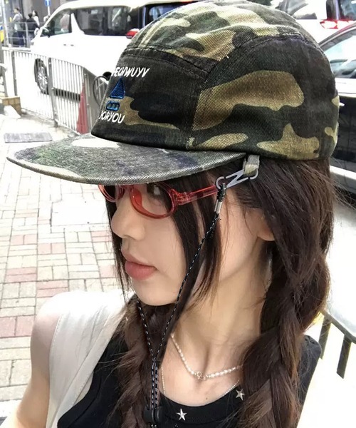 VIBGYOR（ヴィブジョー）の「【EIZZ/アイズ】ロゴ刺繍 カモフラージュ柄 キャップ（キャップ・レディース・カモフラージュ・FREE）」の6枚目の写真