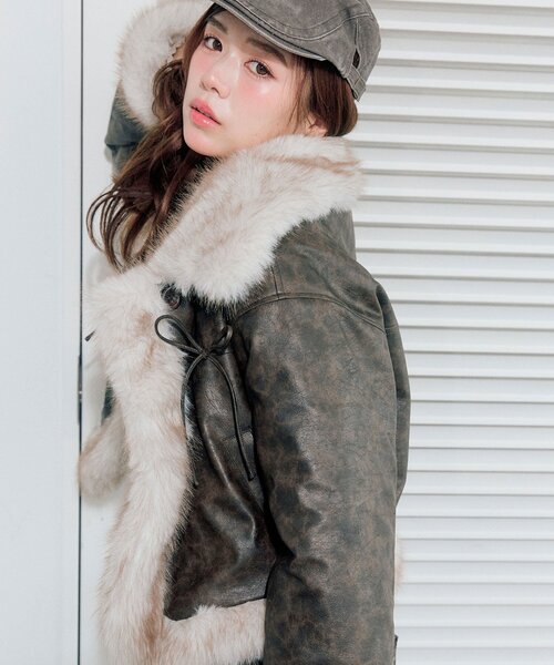 OLIVE des OLIVE（オリーブデオリーブ）の「ファームートンジャケット（ムートンコート・レディース・ダークブラウン/アイボリー・FREE）」の21枚目の写真