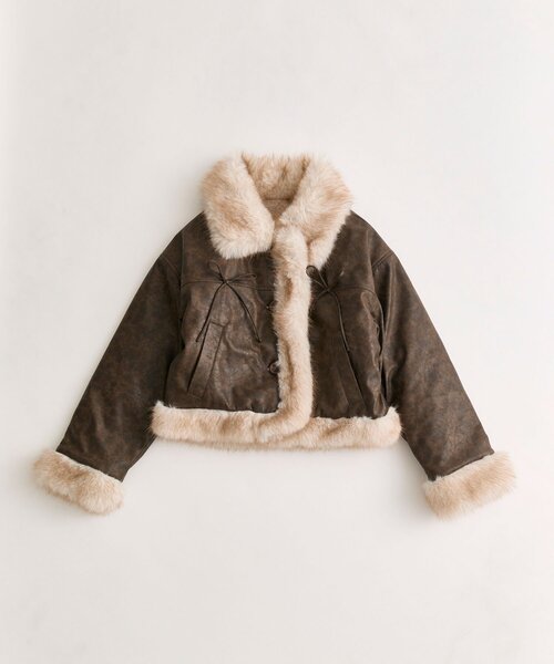 OLIVE des OLIVE（オリーブデオリーブ）の「ファームートンジャケット（ムートンコート・レディース・ダークブラウン/アイボリー・FREE）」の16枚目の写真