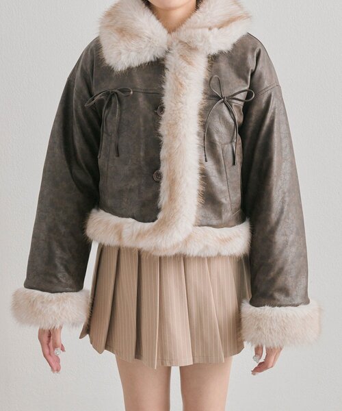 OLIVE des OLIVE（オリーブデオリーブ）の「ファームートンジャケット（ムートンコート・レディース・ダークブラウン/アイボリー・FREE）」の17枚目の写真