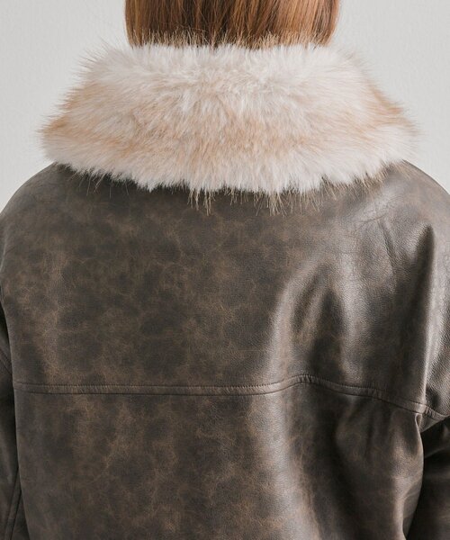 OLIVE des OLIVE（オリーブデオリーブ）の「ファームートンジャケット（ムートンコート・レディース・ダークブラウン/アイボリー・FREE）」の9枚目の写真