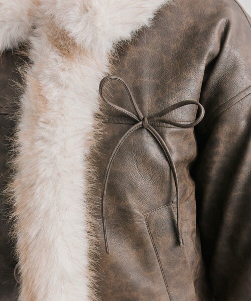 OLIVE des OLIVE（オリーブデオリーブ）の「ファームートンジャケット（ムートンコート・レディース・ダークブラウン/アイボリー・FREE）」の10枚目の写真