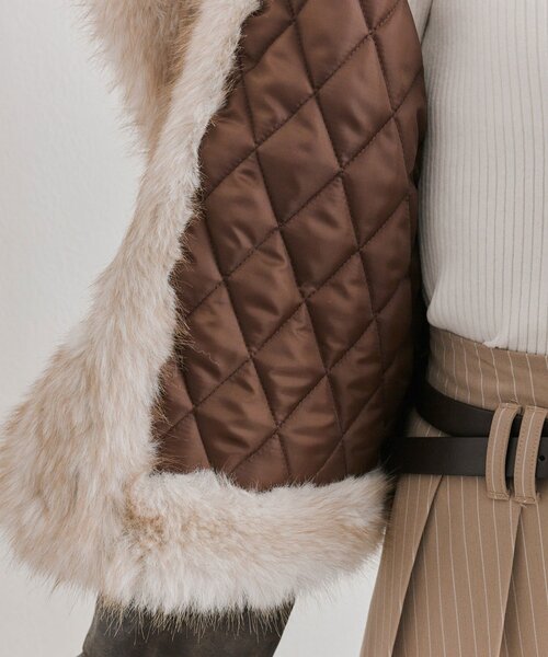 OLIVE des OLIVE（オリーブデオリーブ）の「ファームートンジャケット（ムートンコート・レディース・ダークブラウン/アイボリー・FREE）」の6枚目の写真