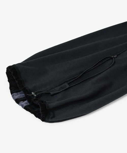 LAD MUSICIAN（ラッドミュージシャン）の「VELOUR TRACK PANTS（スウェットパンツ・メンズ・ブラック・44/42/46）」の5枚目の写真