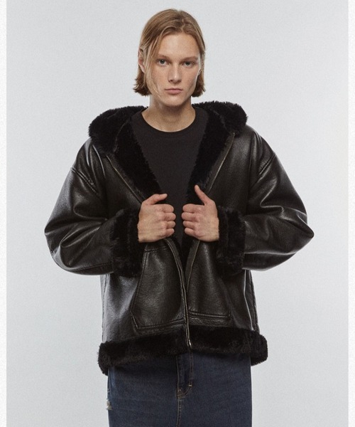 V2（ブイツー）の「V2／8224レザームートンジャケット（ブルゾン・メンズ・ブラック・MEDIUM/LARGE）」の7枚目の写真