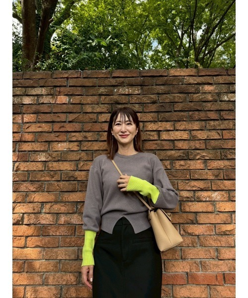 Day and Grade(デイアンドグレイド)の「【前田ゆかセレクト】バイカラーフロントスリットプルオーバー / ストレッチ・ニット(ニット/セーター・レディース・グレー系その他・FREE)」の5枚目の写真