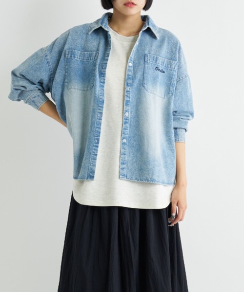 A.D.C.L.（エーディーシーエル）の「ダブルポケット オーバーサイズ デニムシャツ（シャツ/ブラウス・レディース・ブルー/サックスブルー・L/M）」の5枚目の写真