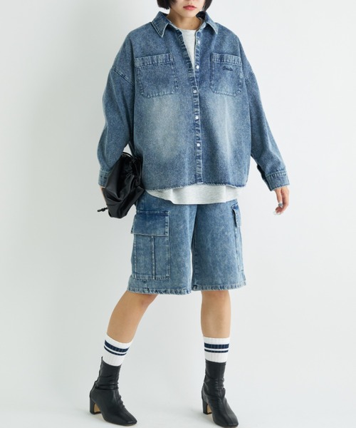 A.D.C.L.（エーディーシーエル）の「ダブルポケット オーバーサイズ デニムシャツ（シャツ/ブラウス・レディース・ブルー/サックスブルー・L/M）」の8枚目の写真