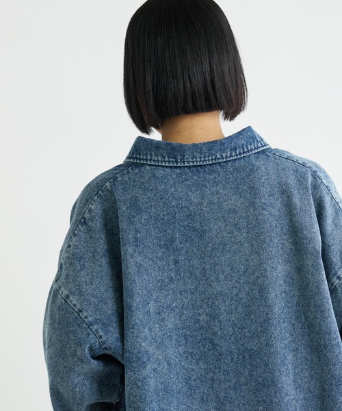 A.D.C.L.（エーディーシーエル）の「ダブルポケット オーバーサイズ デニムシャツ（シャツ/ブラウス・レディース・ブルー/サックスブルー・L/M）」の22枚目の写真